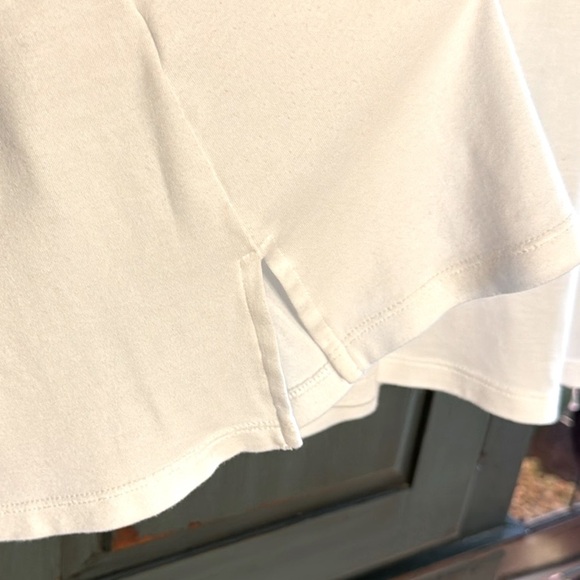 EUC Vintage Talbots White Tunic Style Top with Gold Metallic Accents - Picture 5 of 6